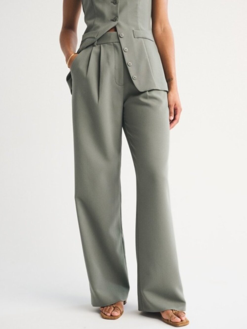 Abercrombie & Fitch Sage Pleated Tailored Pants Size 16 / 33 Long